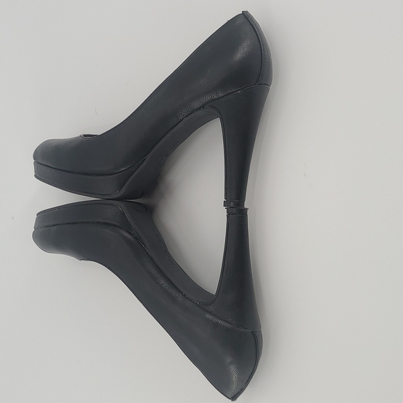 Unlisted by Kenneth Cole Black Heels - Picture 6 of 12